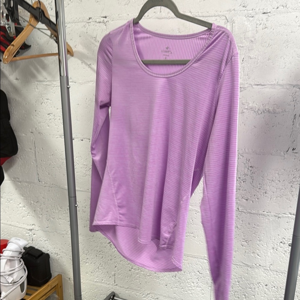 Athleta Purple Long Sleeve Athletic Top - Lightweight Size Medium LIKE NEW